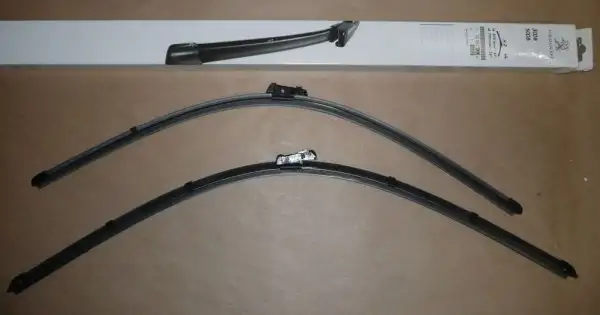 Balais d'essuie-glace flexibles d'origine Peugeot 3008 5008 09-16, 1608242080