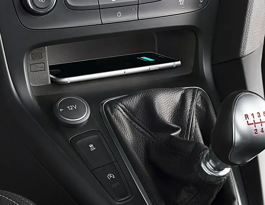 Ford Focus® ACV* Kit de recharge sans fil Qi solution intégrée spécifi